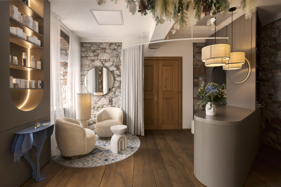 lumi-skin-beauty-studio-reception-and-seating-area