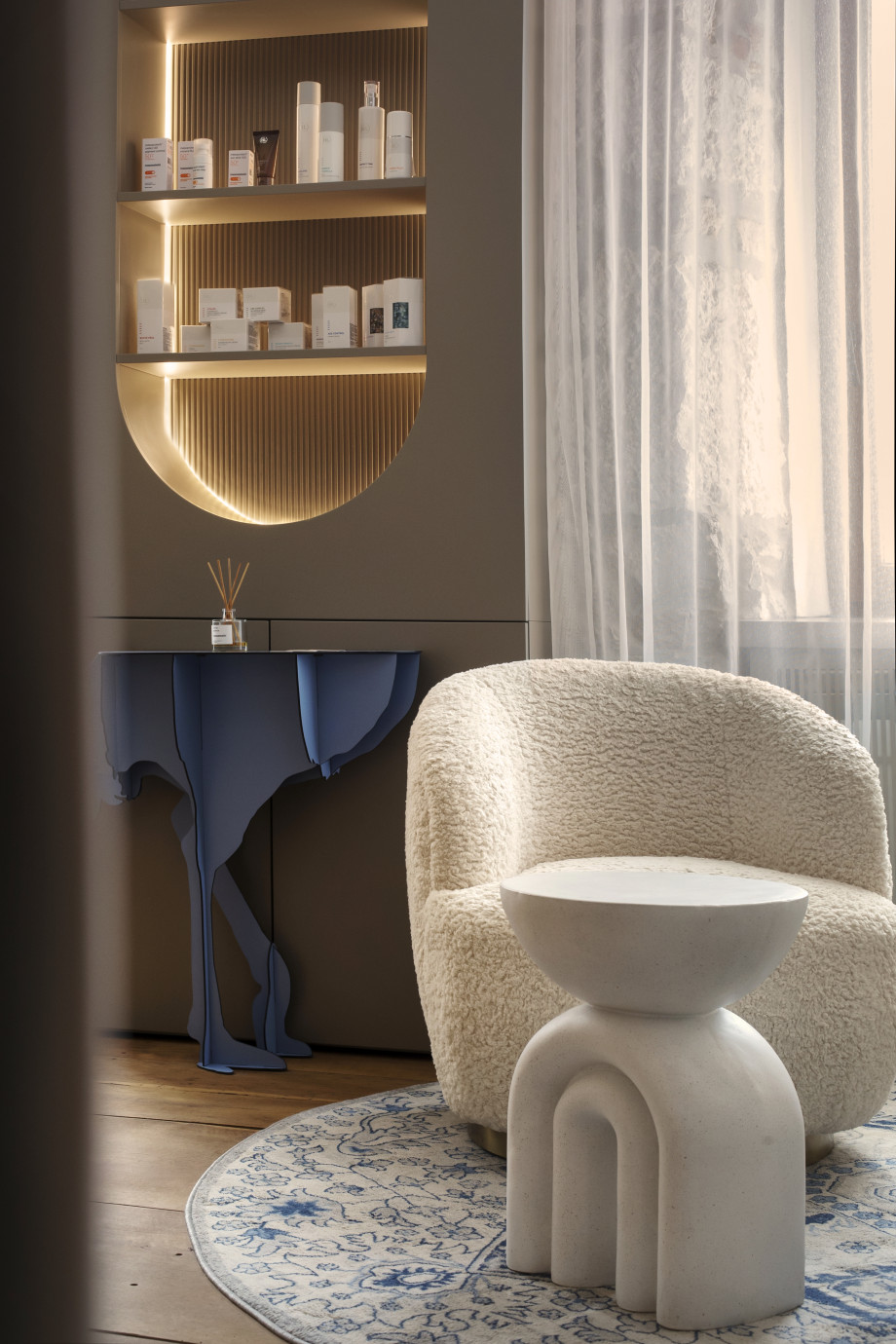 lumi-skin-lounge-chair-and-side-table-detail