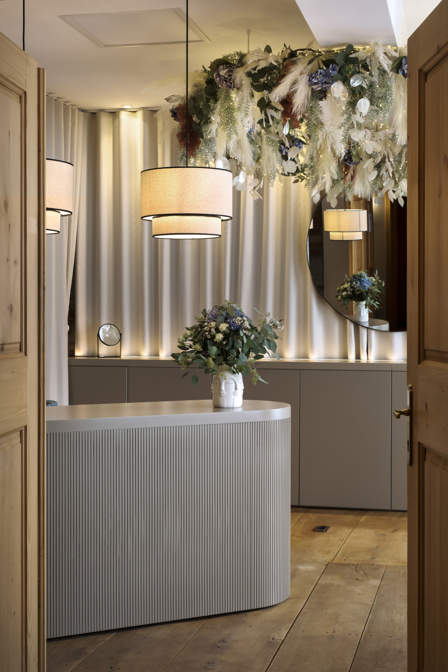 lumi-skin-reception-counter-and-fluted-cabinet-detail