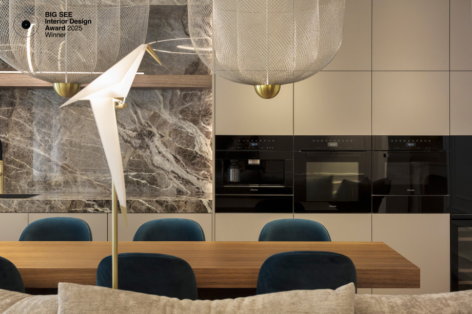 timeless-glow-dining-table-sculptural-table-lamp