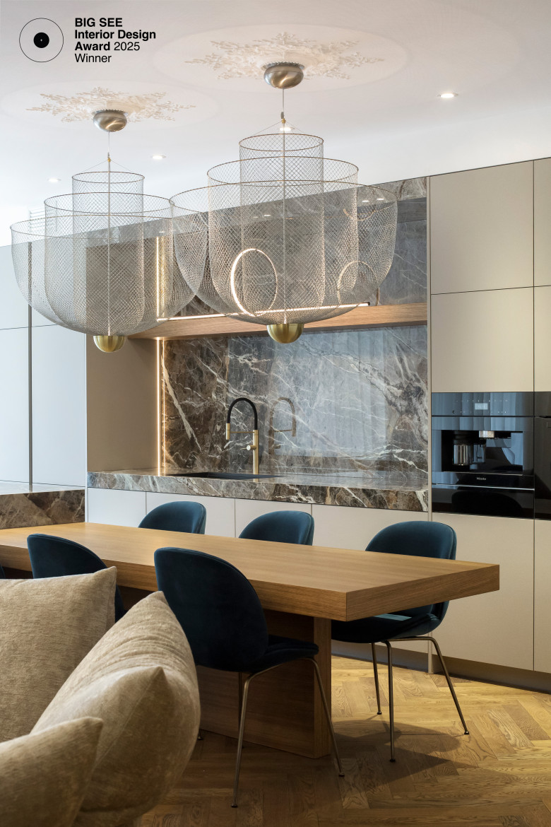 timeless-glow-kitchen-dining-table-moooi-lights