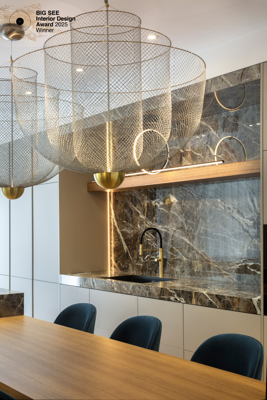 timeless-glow-moooi-pendant-lights-marble-backsplash